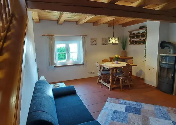 Ruhig Gelegene Mit Gemuetlichem Kamin