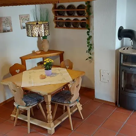 Ruhig Gelegene Im Gruenen Mit Terrasse Und Kleinem Garten *